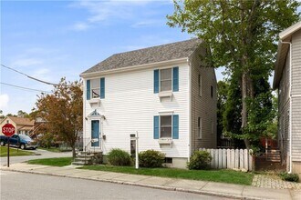 40 Atlantic St in Newport, RI - Building Photo - Building Photo