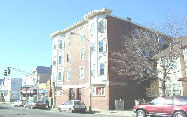 62-64 Ferry St in Everett, MA - Building Photo