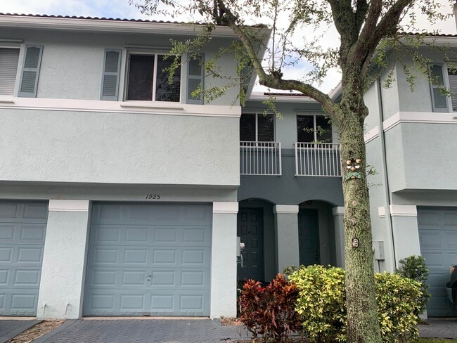 property at 1925 Alamanda Way
