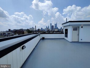 812 N 16th St in Philadelphia, PA - Building Photo - Building Photo