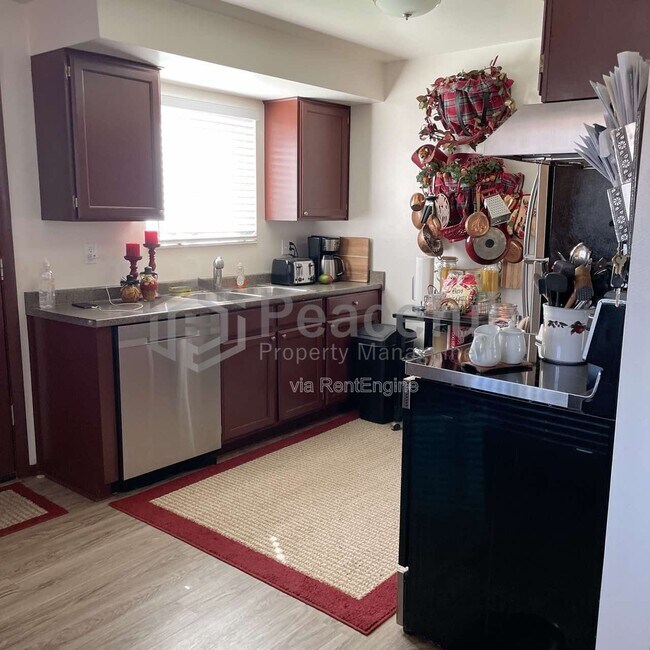 1470 Brooklane Cir S in Millcreek, UT - Building Photo - Building Photo