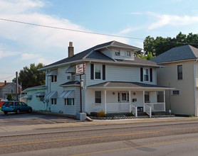 1582 E Main St in Springfield, OH - Building Photo - Building Photo