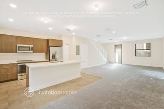 10449 NW 82nd St in Doral, FL - Building Photo - Building Photo