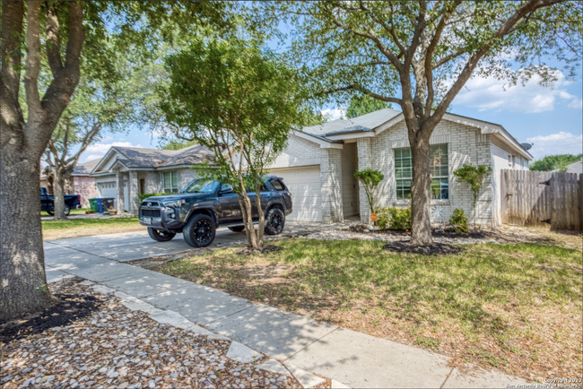 8656 Eagle Peak in Helotes, TX - Building Photo - Building Photo