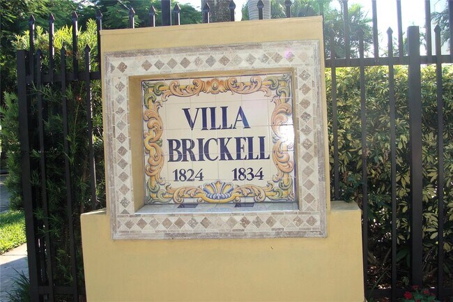 1834 Brickell Ave, Unit 32 in Miami, FL - Building Photo - Building Photo