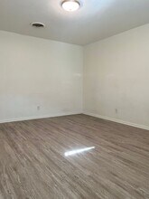 1720 27th St-Unit -A in Lubbock, TX - Foto de edificio - Building Photo
