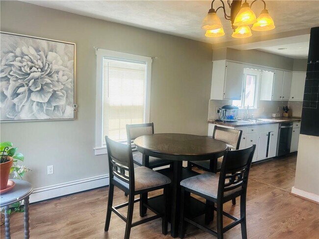 858 Lower River Rd in Lincoln, RI - Building Photo - Building Photo