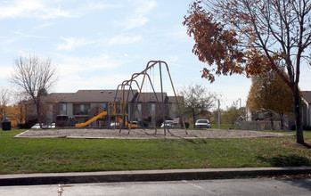 Creekside Square Phase II in Indianapolis, IN - Foto de edificio - Building Photo