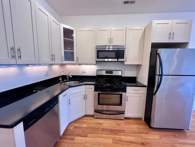 150 1/2 M St in Boston, MA - Building Photo - Building Photo