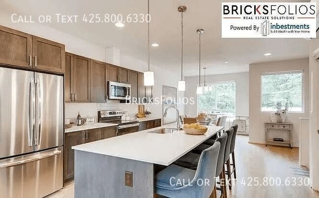 13706 Manor Way in Lynnwood, WA - Building Photo - Building Photo