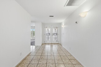 7814 E MacKenzie Dr in Scottsdale, AZ - Building Photo - Building Photo