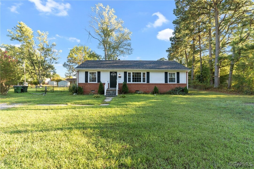 5525 Jahnke Rd in Richmond, VA - Foto de edificio