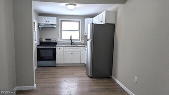 1430 Hurffville Rd in Deptford, NJ - Building Photo