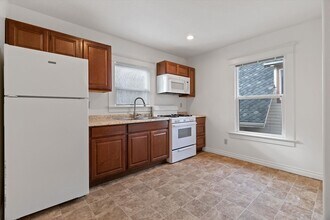 30 S Porter St in Portland, OR - Building Photo - Building Photo