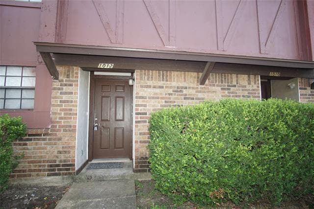 property at 1008 Southmoor Dr