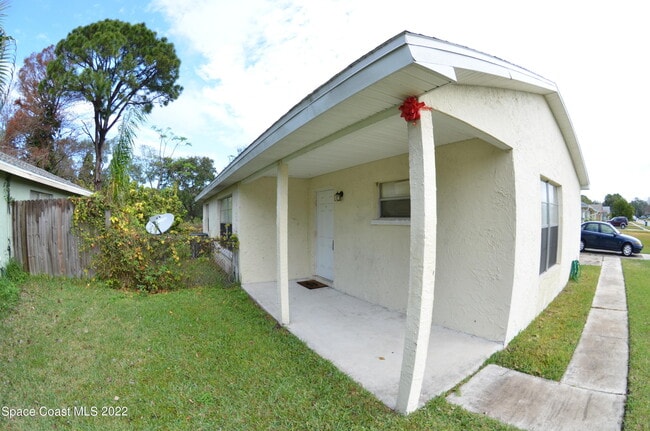 2912 Pembroke Rd in Melbourne, FL - Building Photo - Building Photo