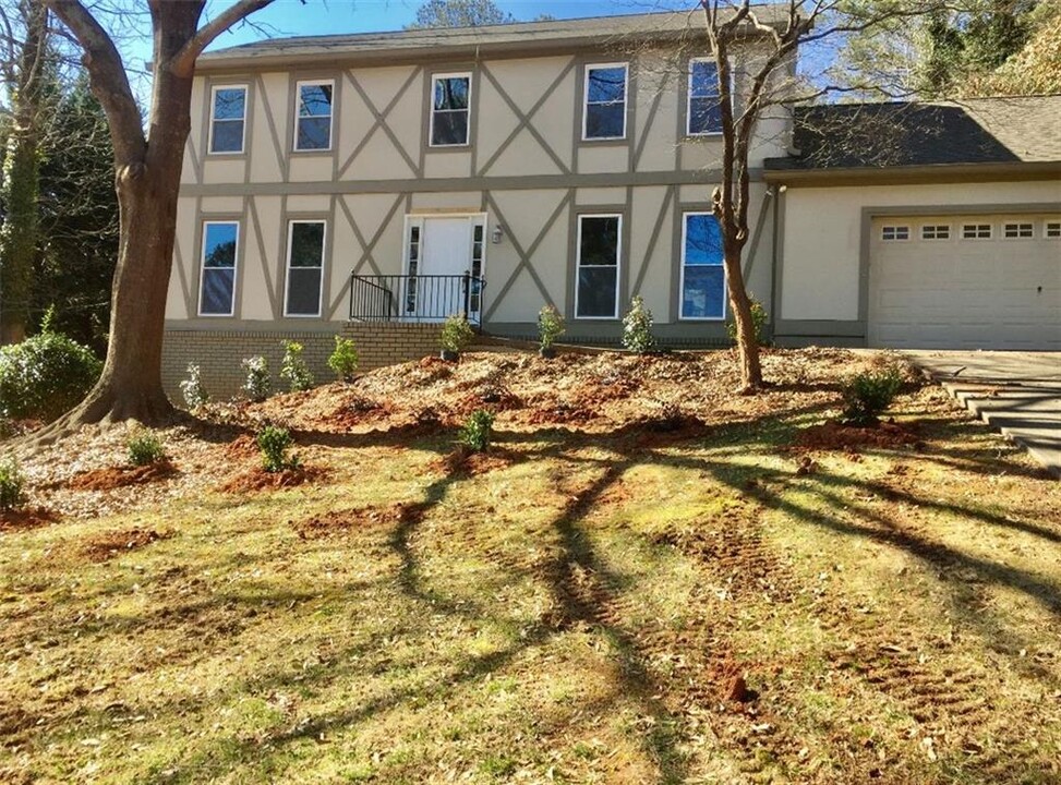 1445 Brookcliff Dr in Marietta, GA - Building Photo