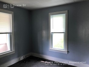 2013 Dyson St in Muskegon Heights, MI - Foto de edificio - Building Photo