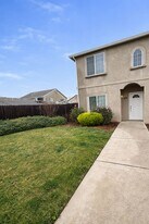 1614 Manzanita Ave in Chico, CA - Building Photo