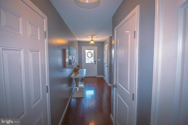 6402 Creekbend Dr in Mechanicsburg, PA - Building Photo - Building Photo