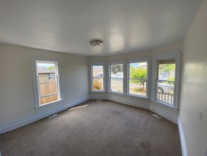 807 Pine St, Unit A in Eureka, CA - Building Photo - Building Photo