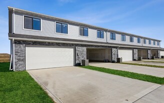 14313 Springbrook Trl in Grimes, IA - Building Photo