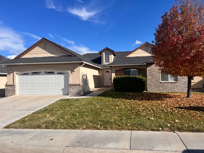 property at 1035 Pepper Ln