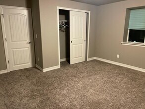 5383 Homeward Dr in Timnath, CO - Foto de edificio - Building Photo