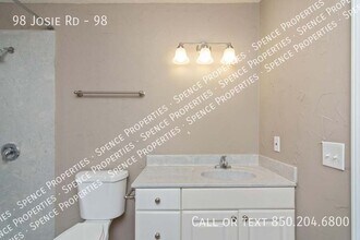 98 Josie Rd in Mary Esther, FL - Building Photo - Building Photo