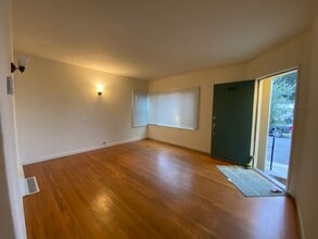 1013 Berrellesa St in Martinez, CA - Building Photo - Building Photo