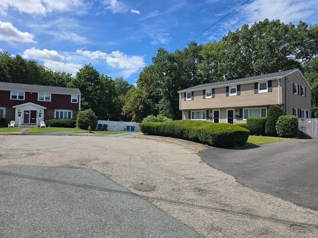 13 Robert Arey Dr in Randolph, MA - Building Photo - Building Photo
