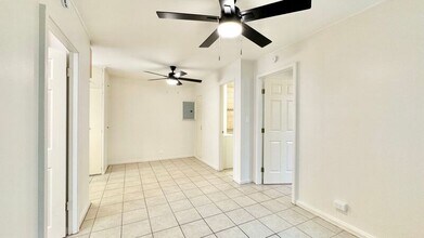 739 Lukepane Ave in Honolulu, HI - Building Photo - Building Photo