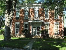 323-327 N Lynn St Apartamentos