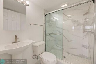 1017 NW 30th Ct in Wilton Manors, FL - Building Photo - Building Photo
