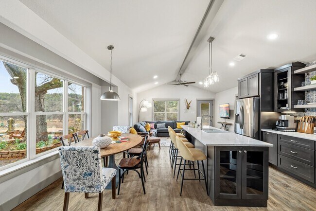 275 Creek Ridge Trail W in Mountain Home, TX - Building Photo - Building Photo