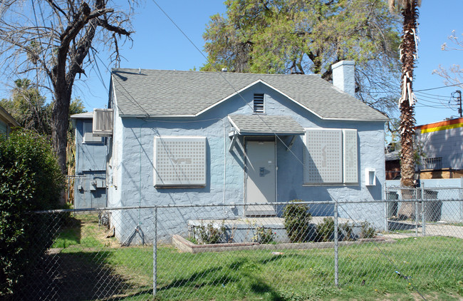 1172 N Mayfield Ave in San Bernardino, CA - Foto de edificio - Building Photo