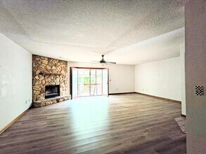 3110 Paddle Creek Dr in Jacksonville, FL - Building Photo - Building Photo