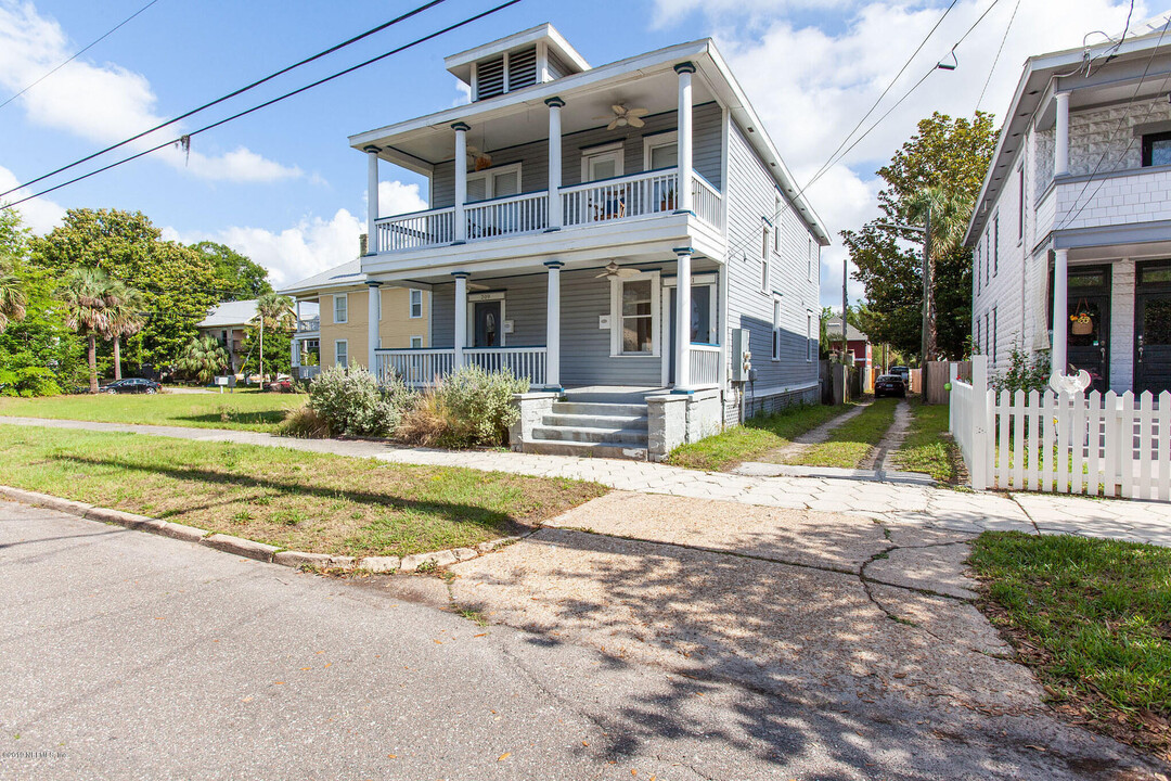 209 E 4th St in Jacksonville, FL - Building Photo