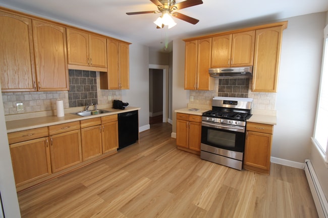 38 Warner St, Unit 1