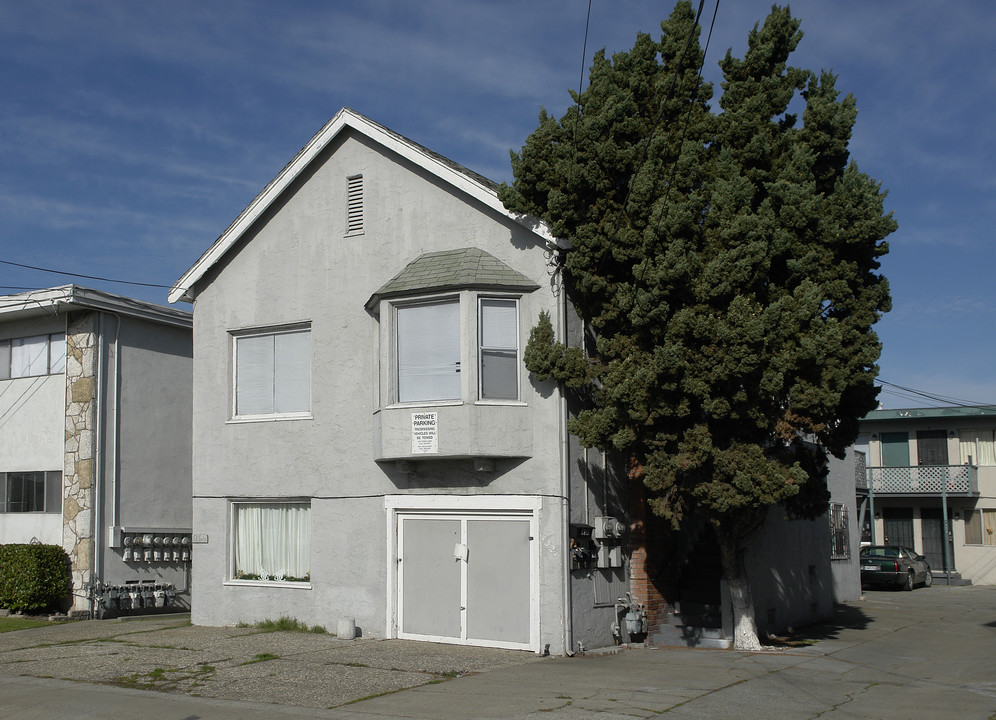 1319-1323 Ashby Ave in Berkeley, CA - Building Photo