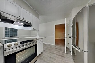 2210 Grayfield Dr in Grayson, GA - Building Photo - Building Photo