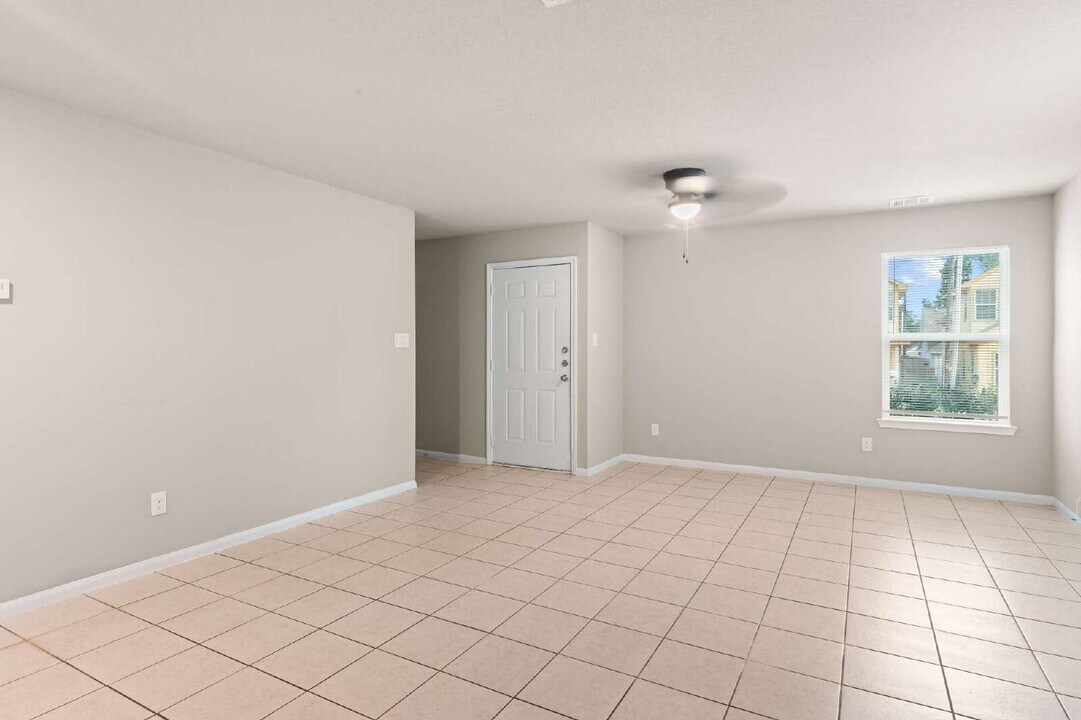 16630 E Hammon in Montgomery, TX - Foto de edificio