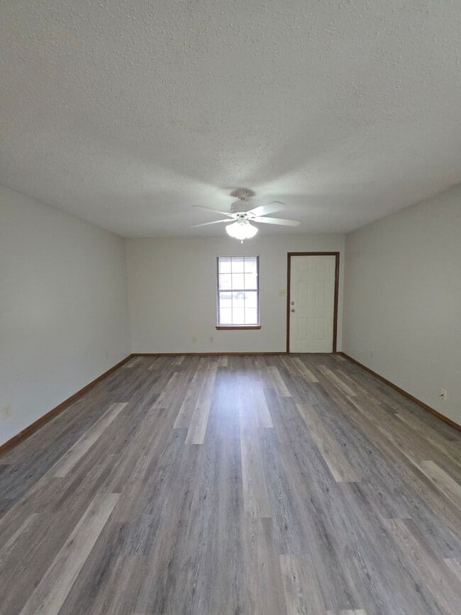 614 E 23rd St in Russellville, AR - Building Photo - Building Photo