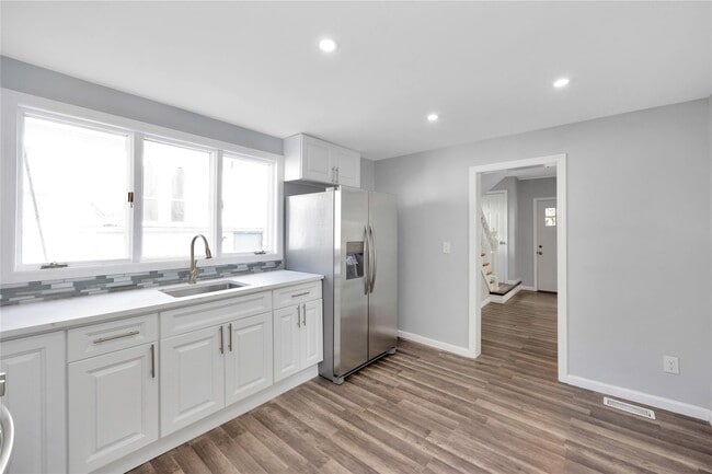 178 S Ocean Ave in Patchogue, NY - Building Photo - Building Photo