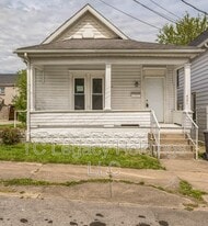 421 Walnut Ave in Fairmont, WV - Building Photo