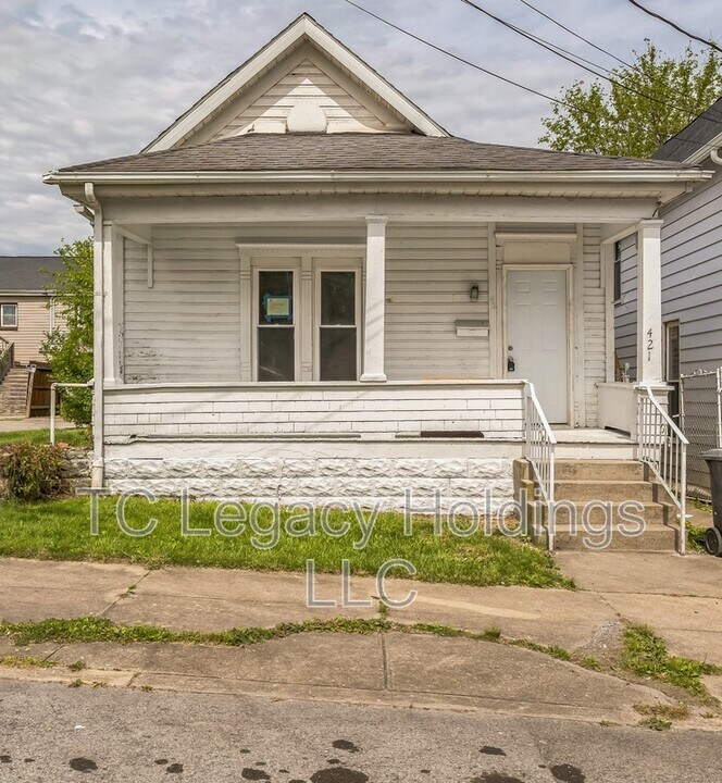 421 Walnut Ave in Fairmont, WV - Building Photo