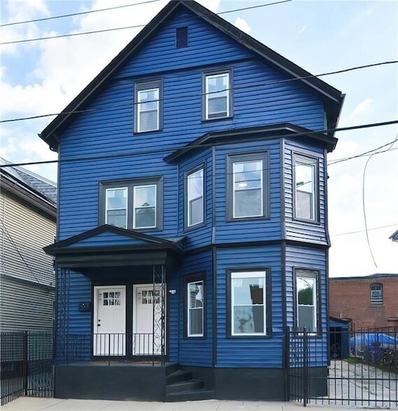 135-137-137 Superior St, Unit 1 in Providence, RI - Building Photo - Building Photo