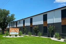 1809-on-Cox in Carrollton, TX - Building Photo