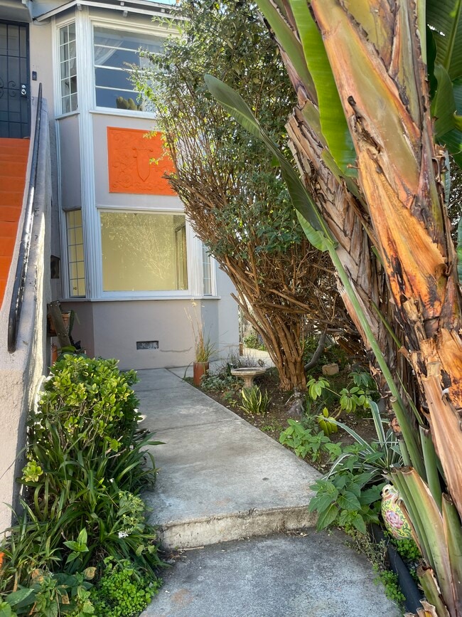 5362 Monroe St, Unit 5362 Monroe in Los Angeles, CA - Foto de edificio - Building Photo