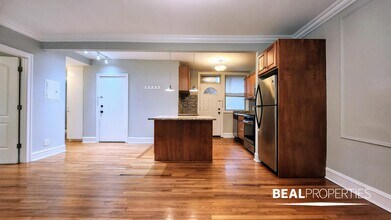 540 W Surf St in Chicago, IL - Building Photo - Building Photo
